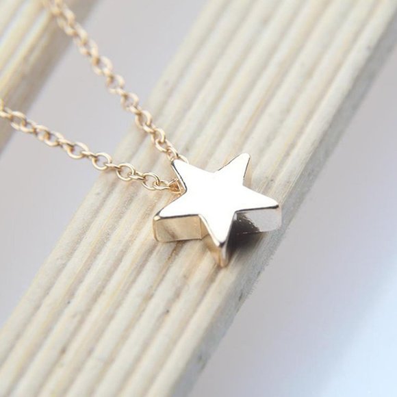 Star Necklace (Gold) - Picture 3 of 6
